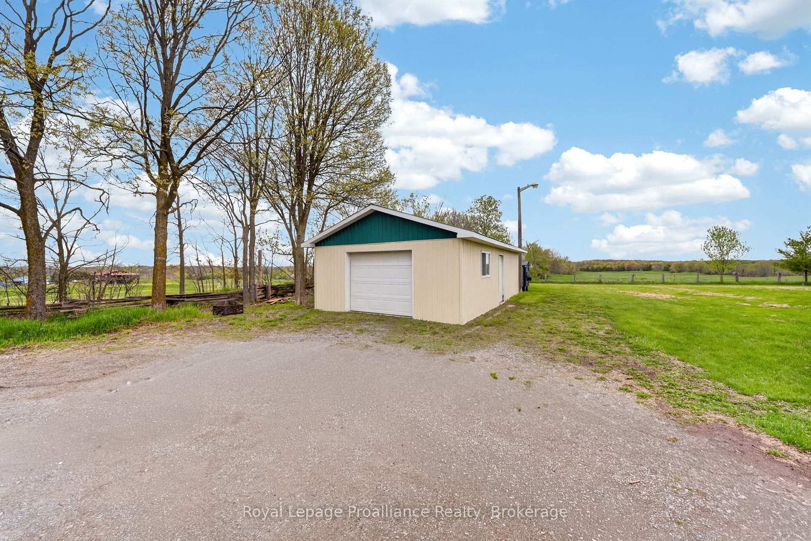 235 East Hungerford Road • Tweed, ON photo 41