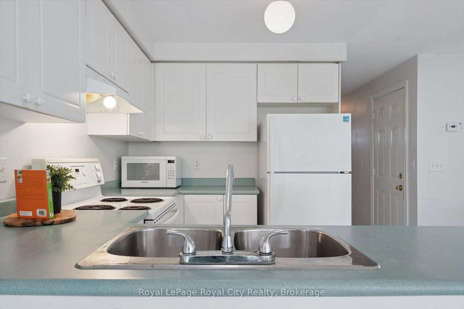 811 Edinburgh Road S • Guelph, ON photo 24