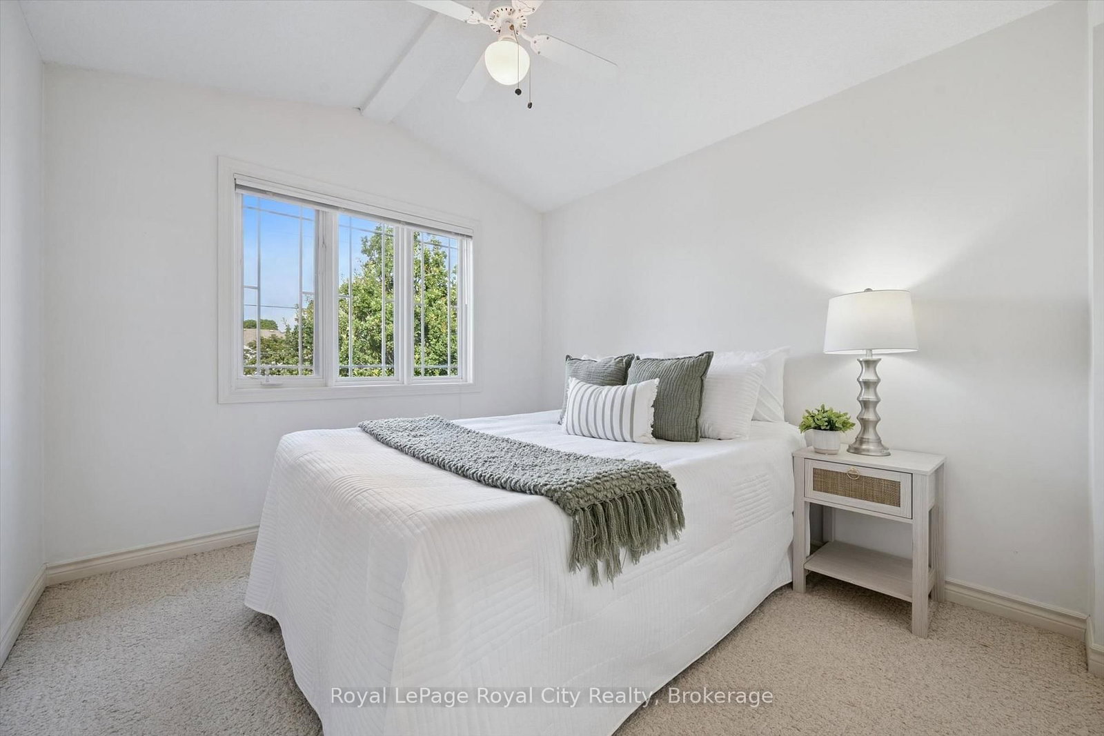 811 Edinburgh Road S • Guelph, ON photo 34