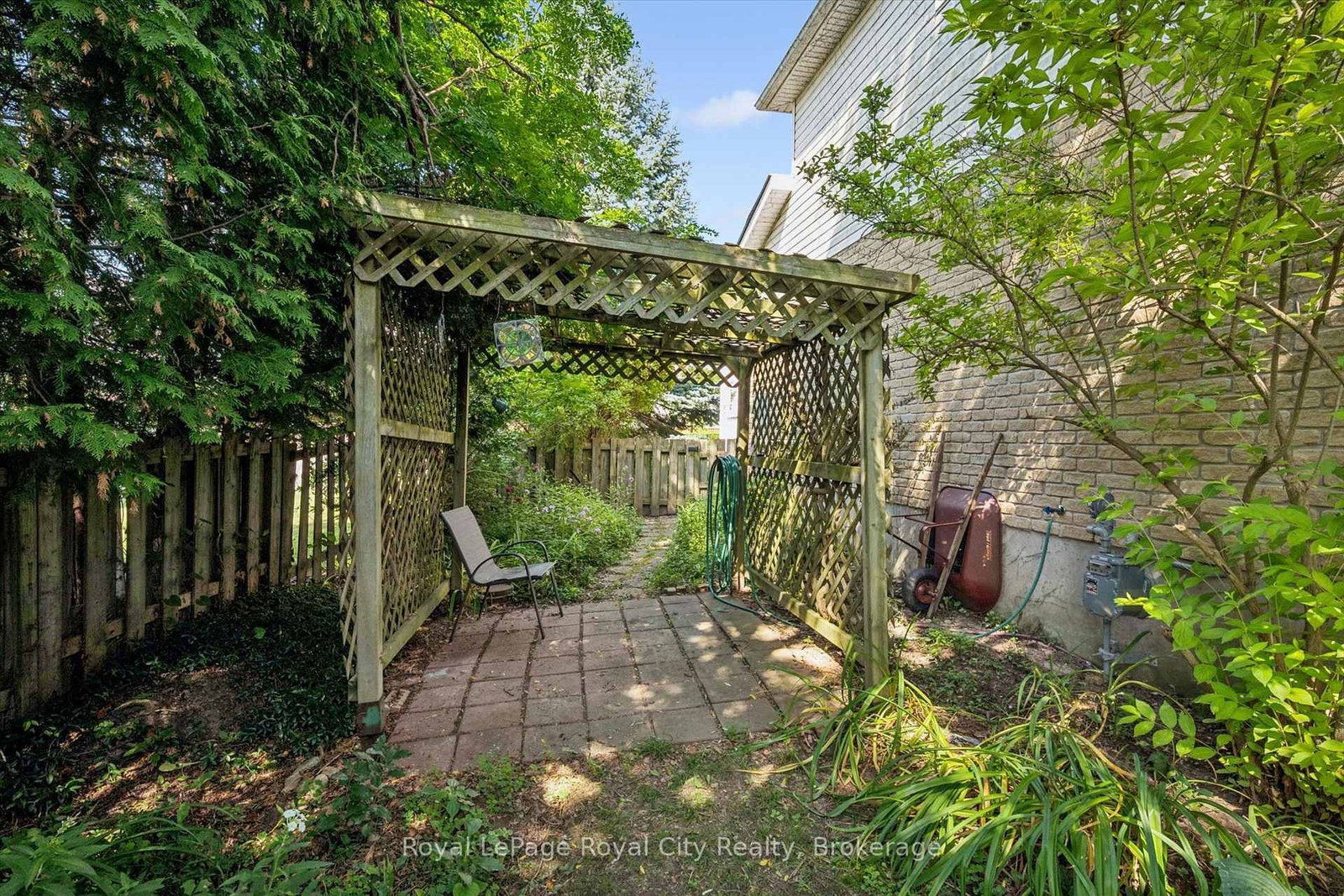 811 Edinburgh Road S • Guelph, ON photo 43