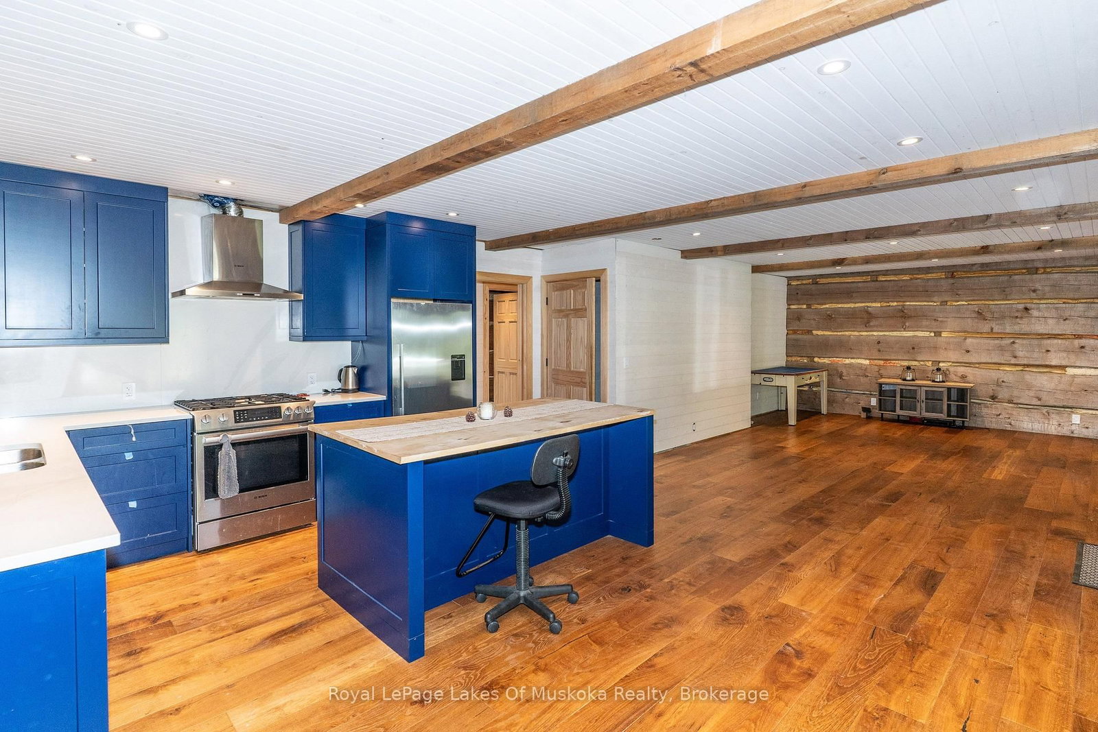 1029 Whiteside Road • Muskoka Lakes, ON photo 2