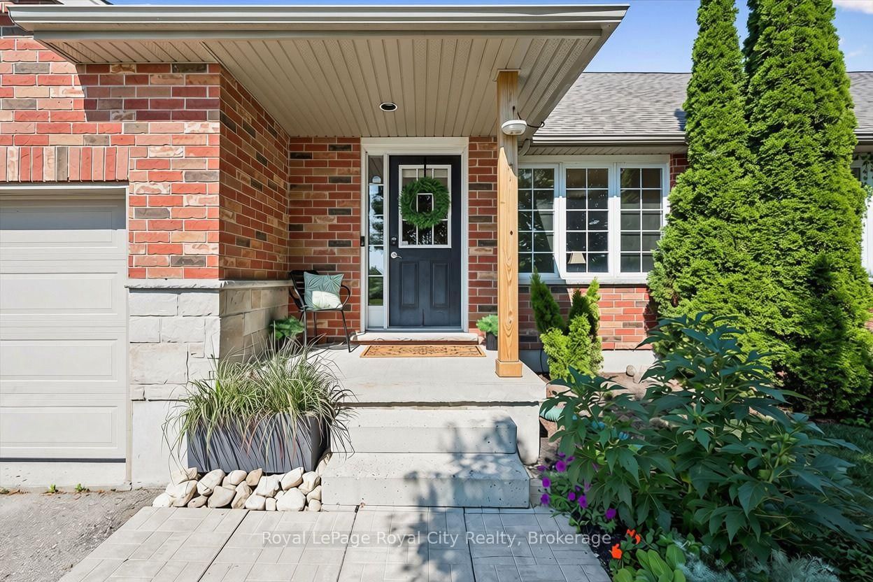 105 Spencer Drive • Centre Wellington, ON photo 1