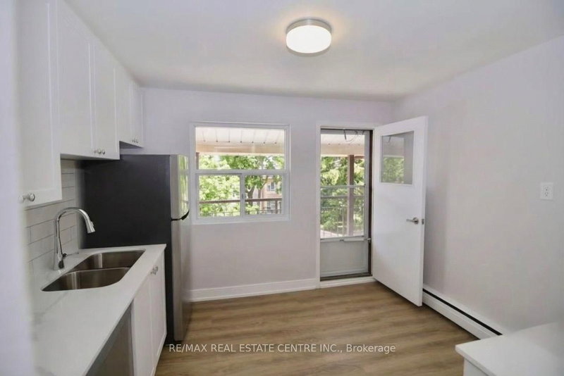 #6 - 424 Argyle Street S