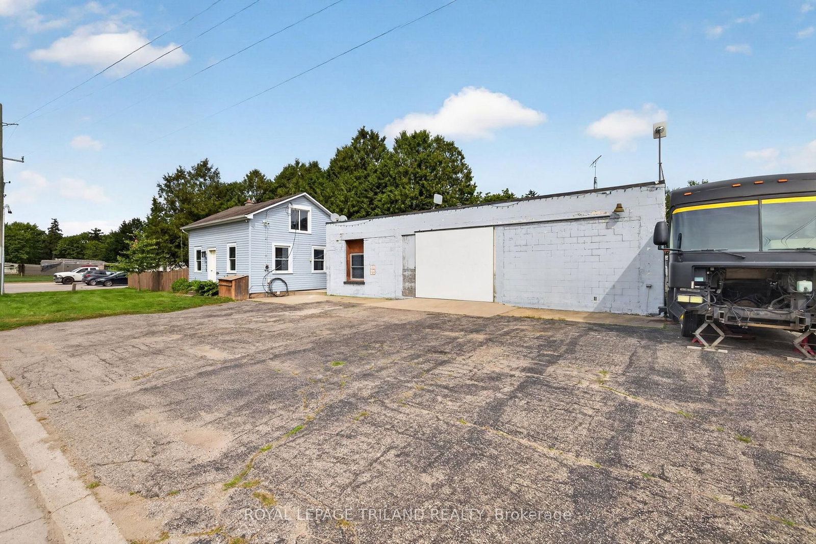6422 Bradish Road, London South