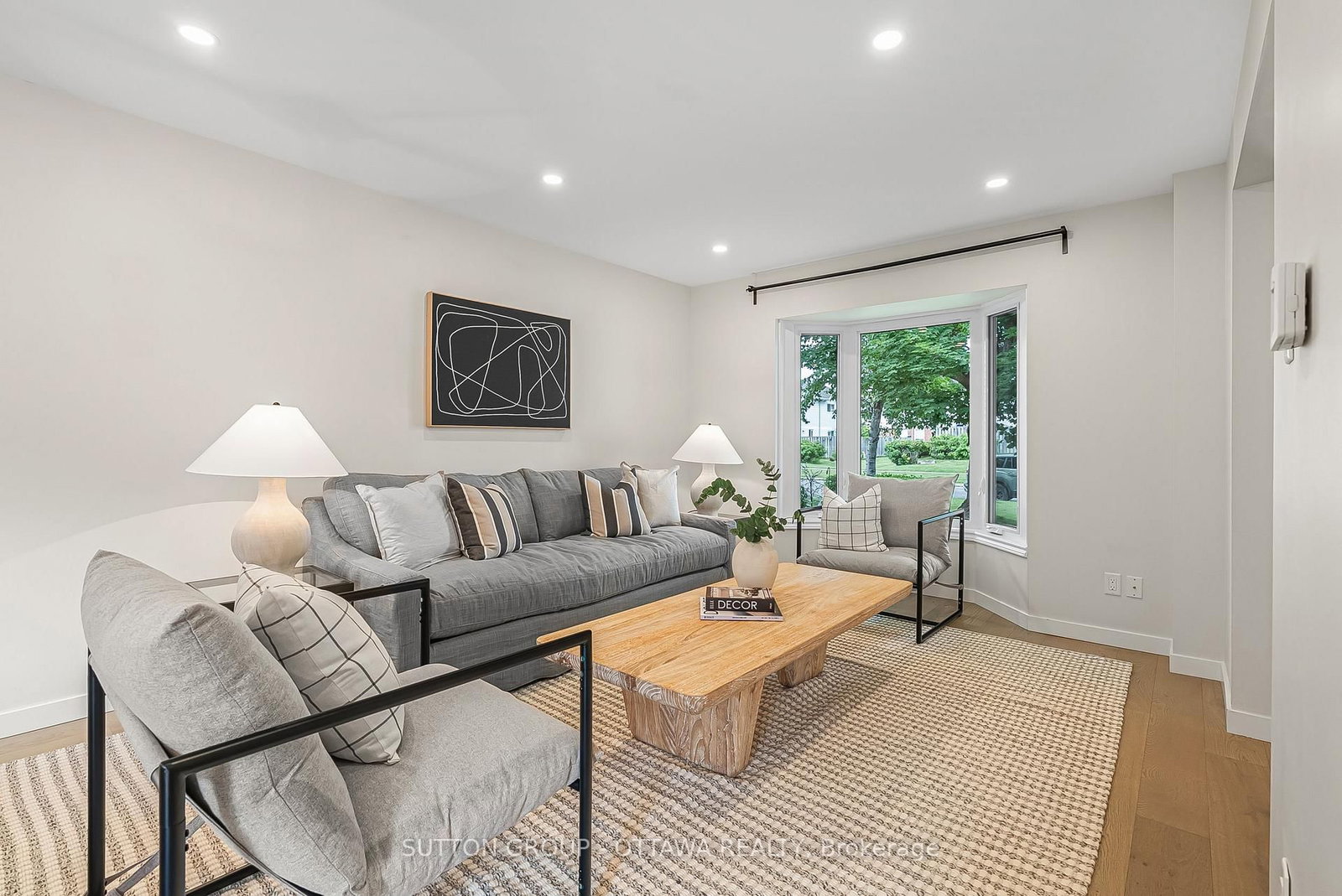 6651 Tooney Drive • Ottawa, ON photo 4