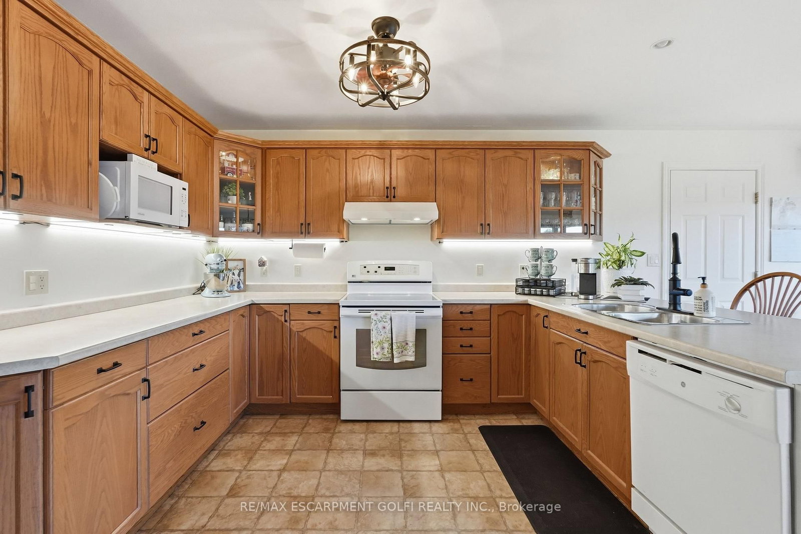 12 Schneider Drive • Norfolk, ON photo 14