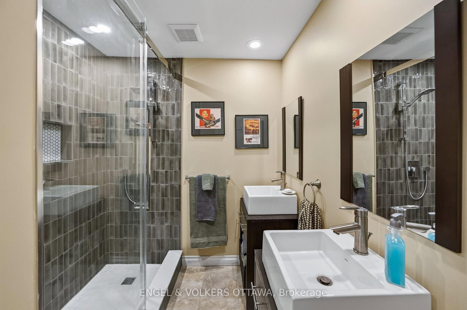 533 Hilson Avenue • Ottawa, ON photo 35