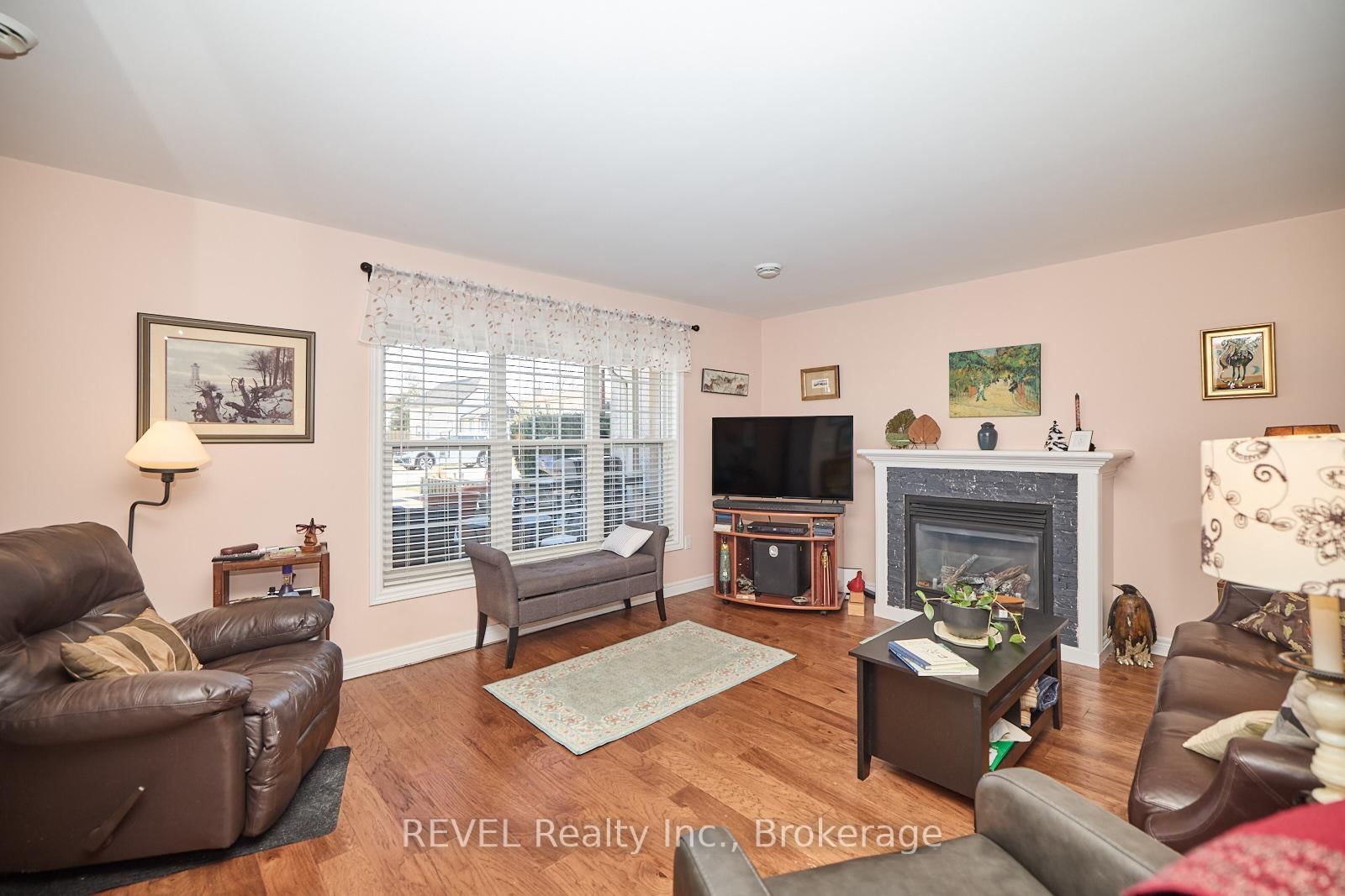 19 Knoll Street • Port Colborne, ON photo 12