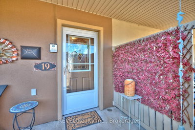 19 Knoll Street • Port Colborne, ON photo 9