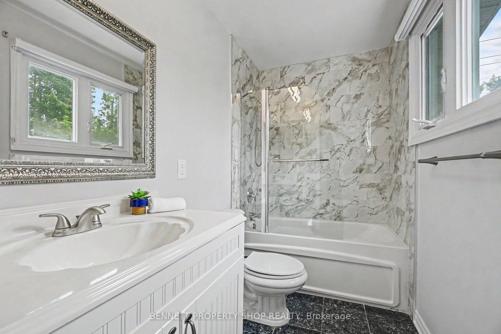 1902 Featherston Drive • Ottawa, ON photo 22