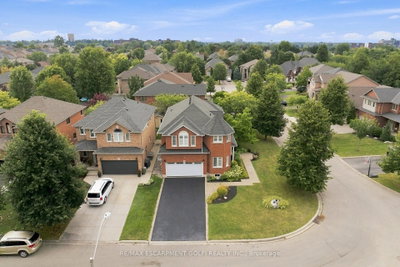 31 COMMANDO Court • Hamilton, ON photo 2