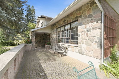 45 Cortleigh Drive • Ottawa, ON photo 3