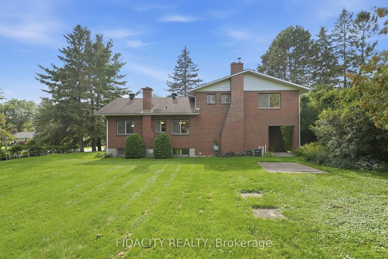 45 Cortleigh Drive • Ottawa, ON photo 38