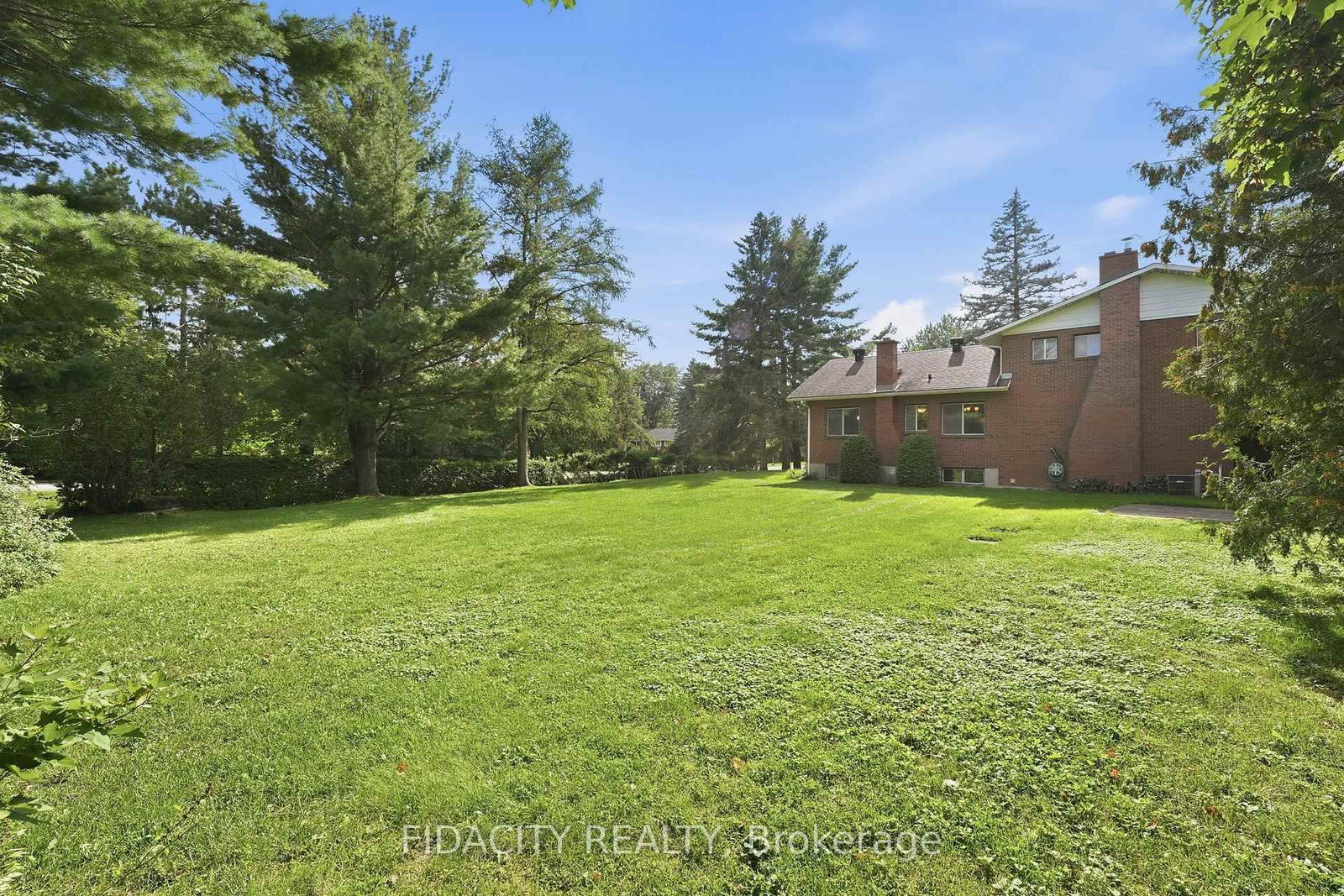45 Cortleigh Drive • Ottawa, ON photo 40