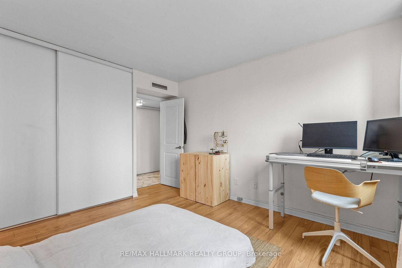 18 Nepean Street • #701 • Ottawa, ON photo 22