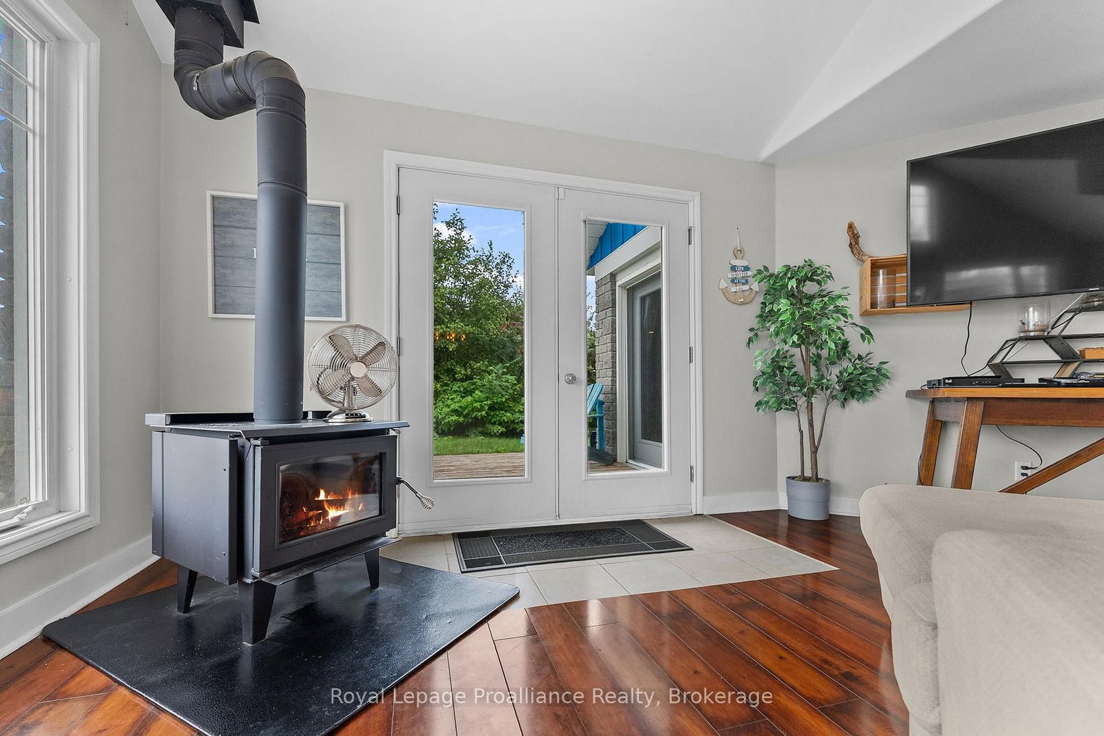 137 Lakeshore Drive • Barry's Bay, ON photo 11