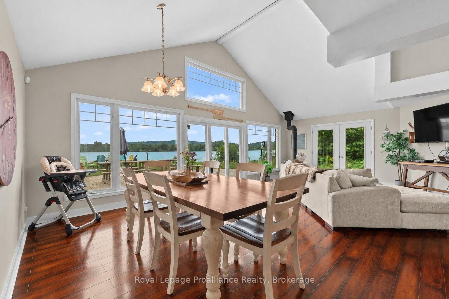 137 Lakeshore Drive • Barry's Bay, ON photo 13