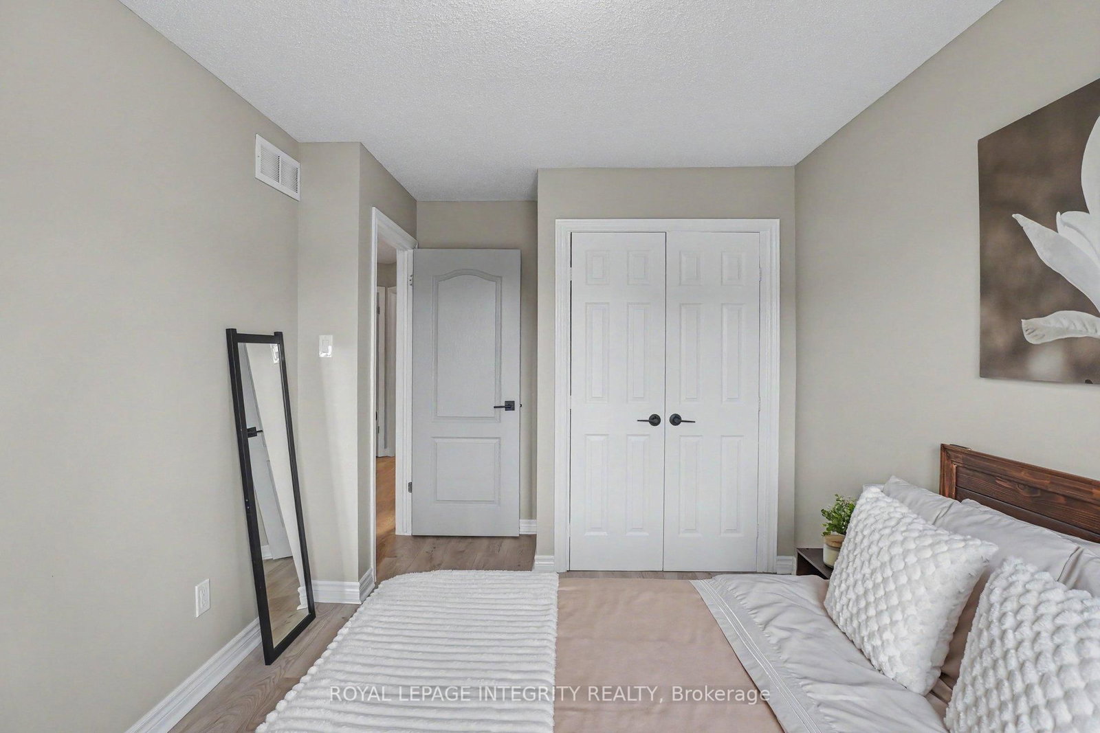 563 Remnor Avenue • Ottawa, ON photo 22