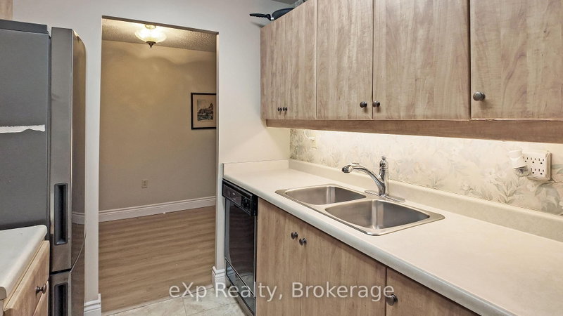 402 - 5 Valleyside Drive