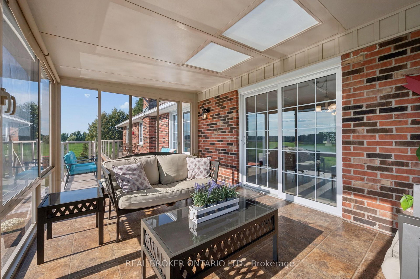 1049 Sheffield Road • Hamilton, ON photo 10