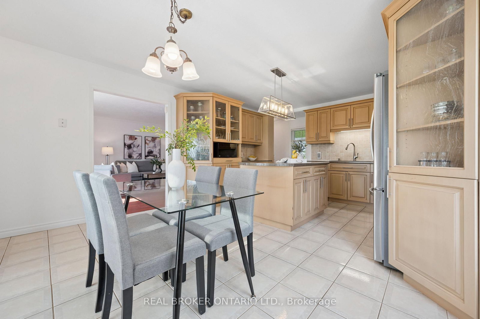 1049 Sheffield Road • Hamilton, ON photo 6