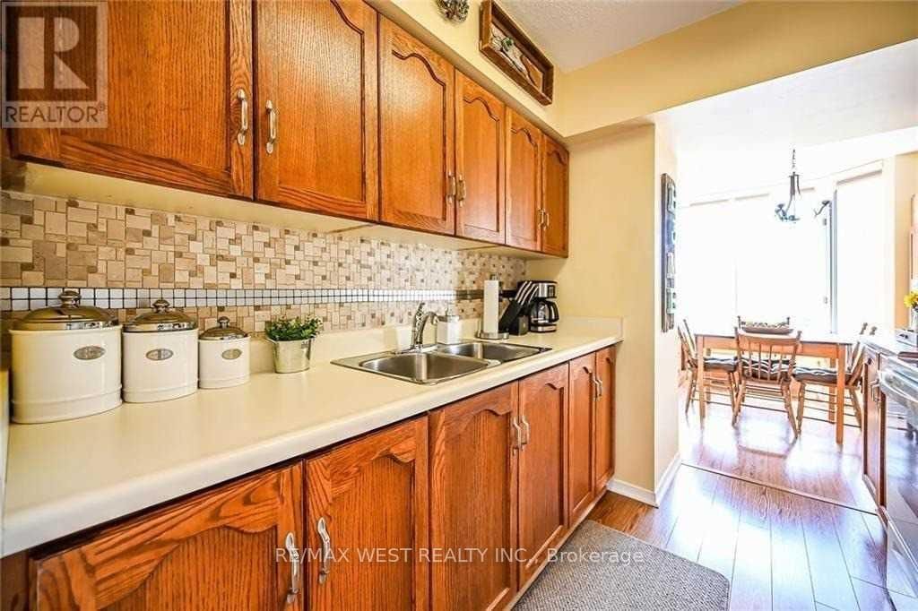 406 - 200 Limeridge Road W, Hamilton 2