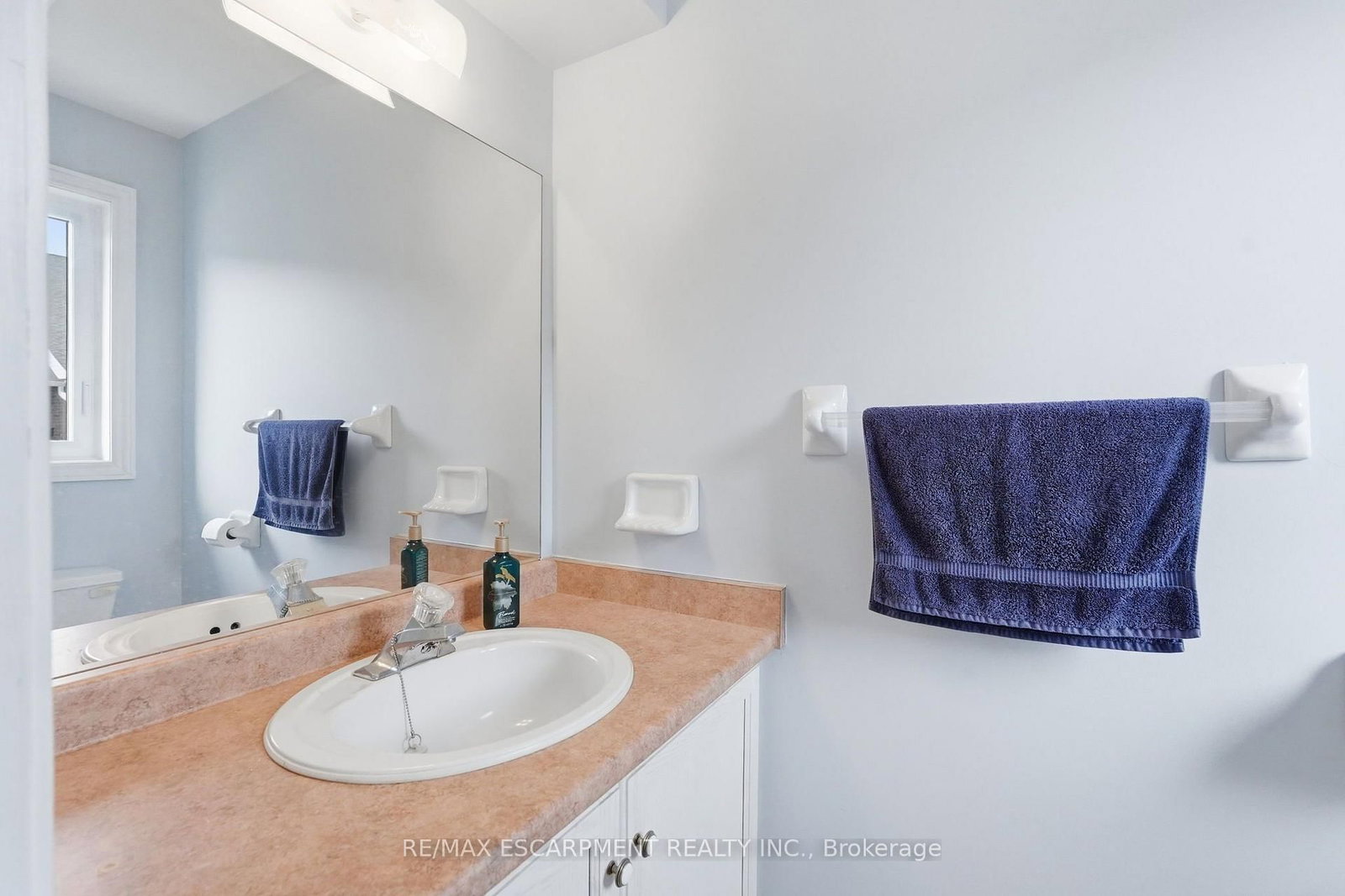 222 FELLOWES Crescent • #2 • Hamilton, ON photo 5