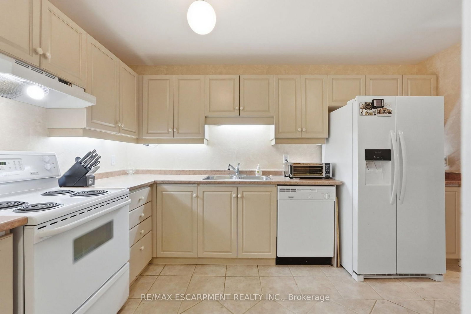222 FELLOWES Crescent • #2 • Hamilton, ON photo 8