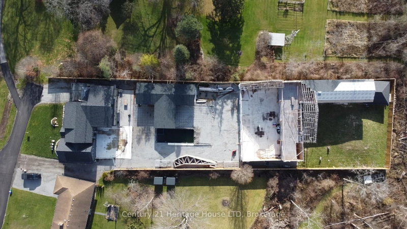 9785 Niagara River Parkway