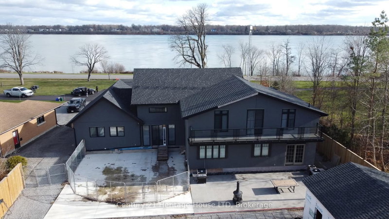 9785 Niagara River Parkway