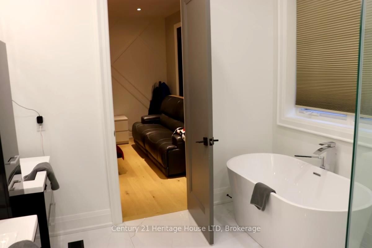 9785 Niagara River Parkway • Niagara Falls, ON photo 39