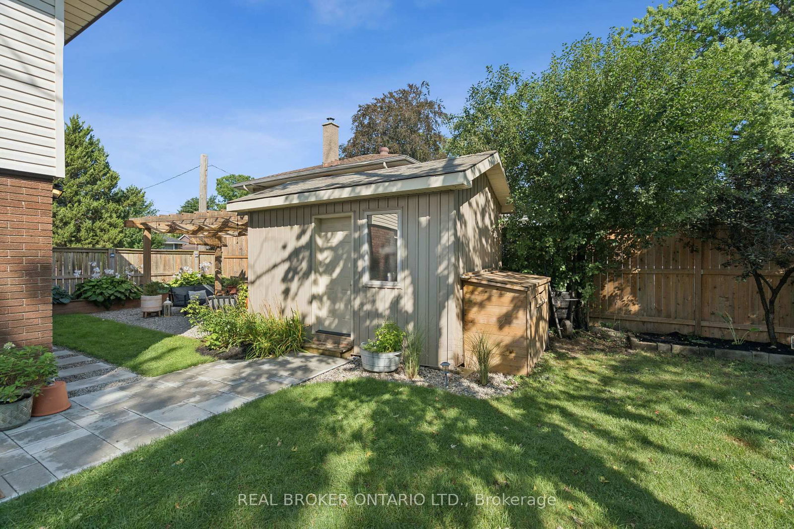 33 Patterson Avenue • Brantford, ON photo 39