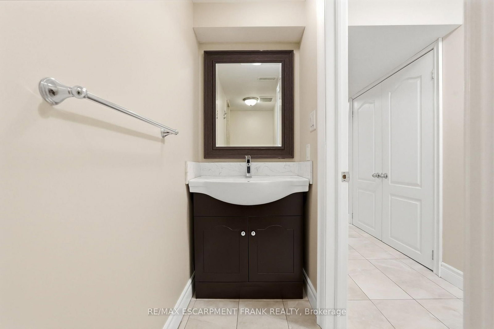 8 EMMING Court • Hamilton, ON photo 33