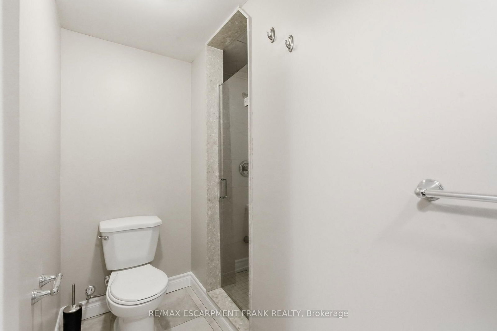 8 EMMING Court • Hamilton, ON photo 34