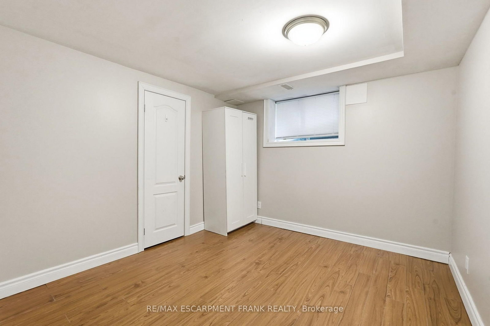 8 EMMING Court • Hamilton, ON photo 41