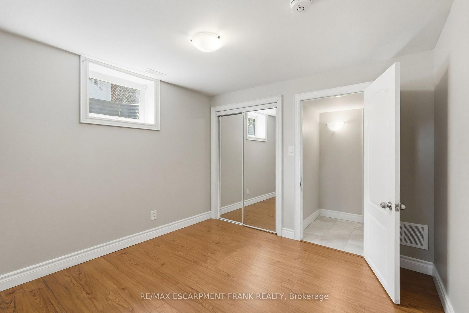 8 EMMING Court • Hamilton, ON photo 47