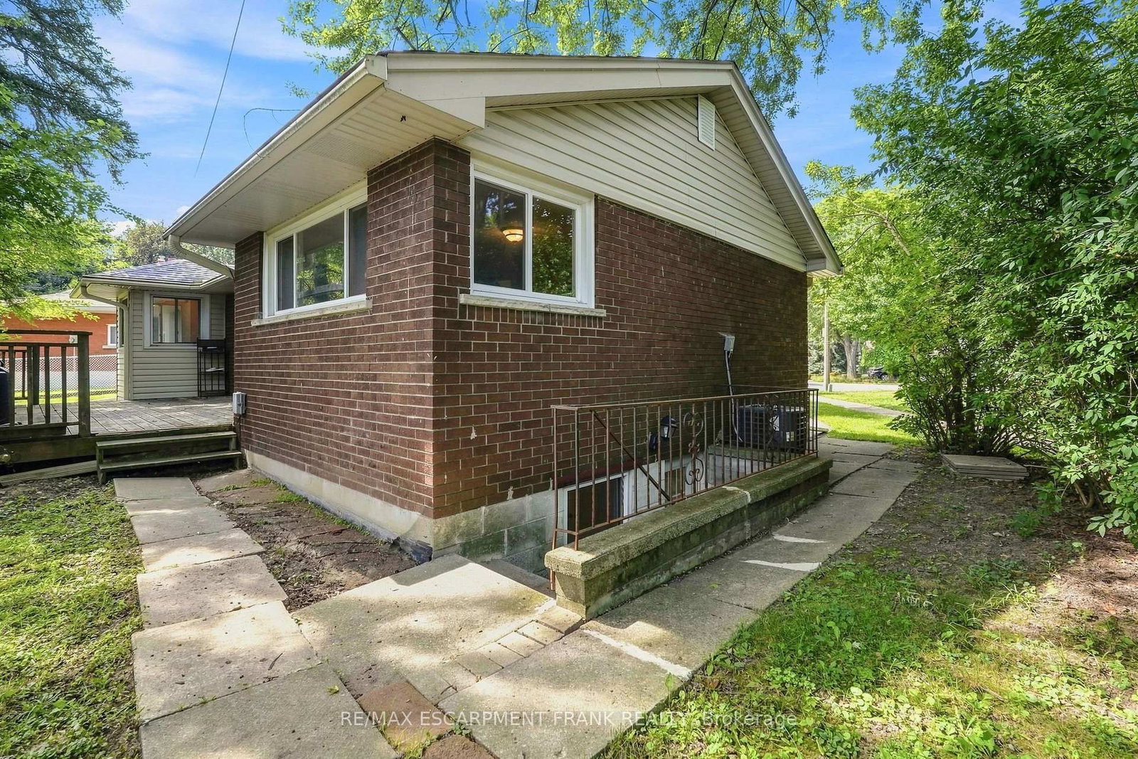 8 EMMING Court • Hamilton, ON photo 48