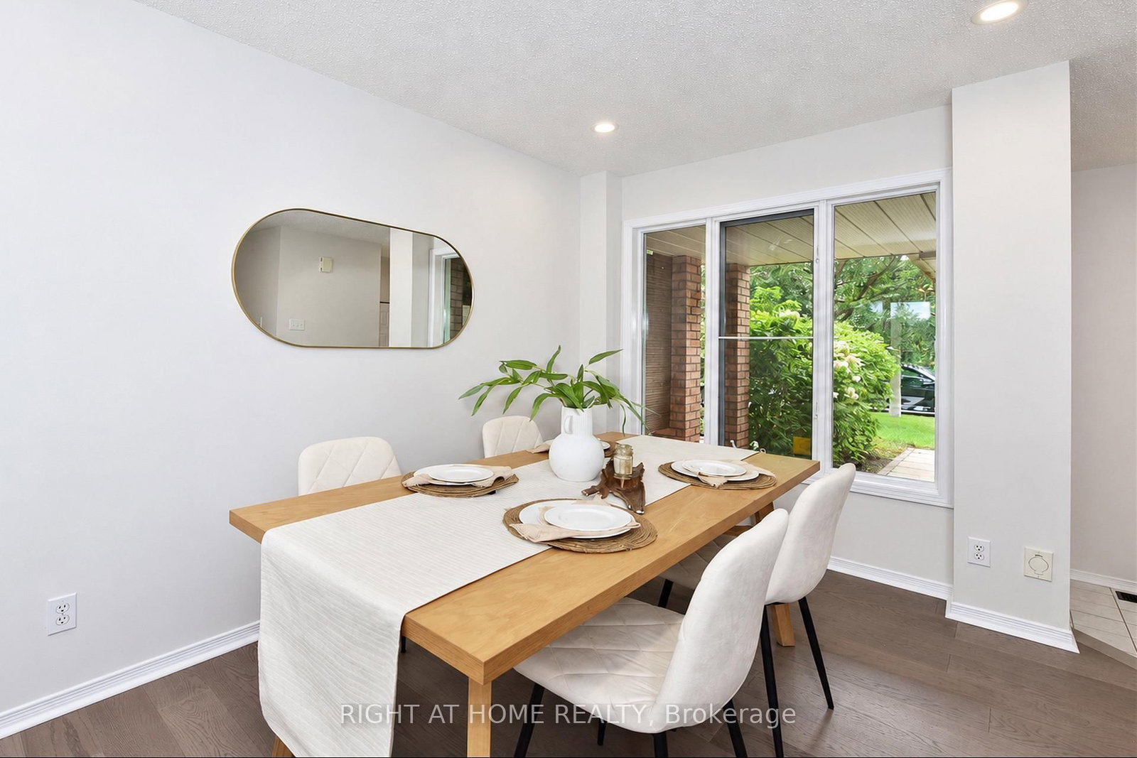 60 MALHOTRA Court • Ottawa, ON photo 10
