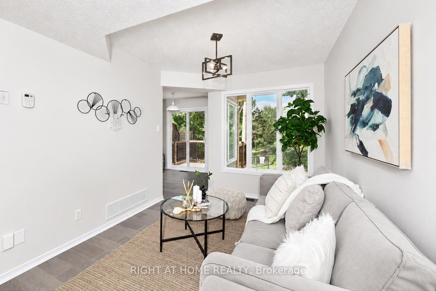 60 MALHOTRA Court • Ottawa, ON photo 12