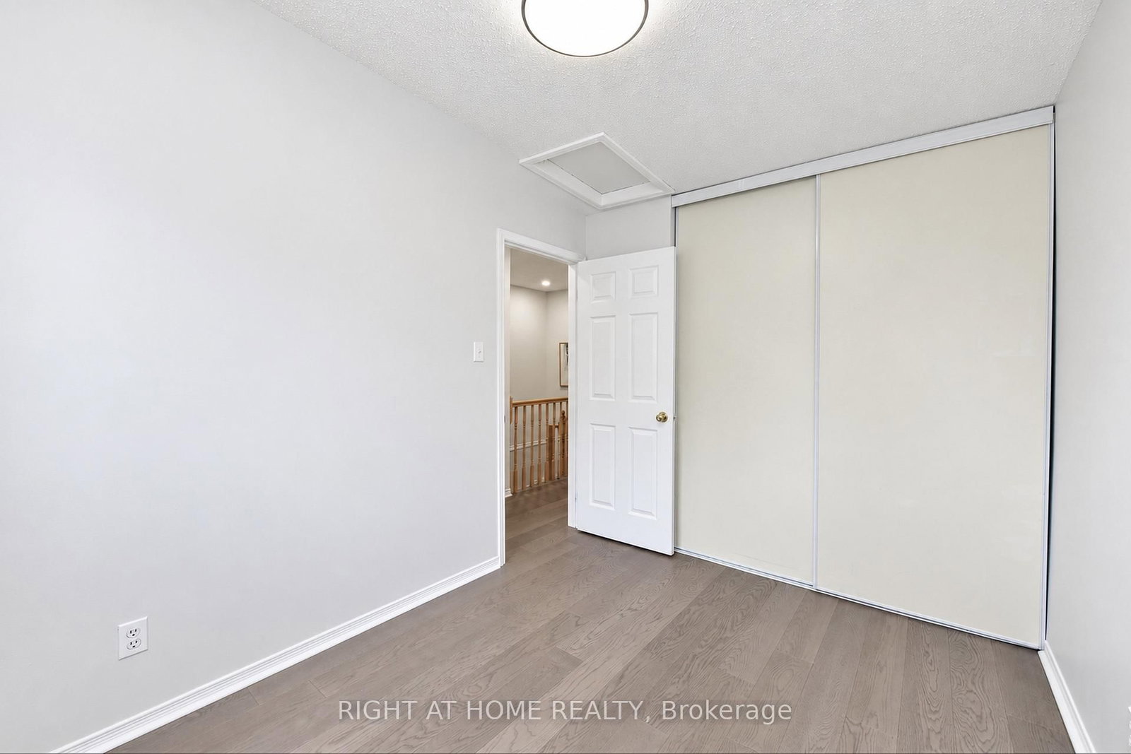 60 MALHOTRA Court • Ottawa, ON photo 26