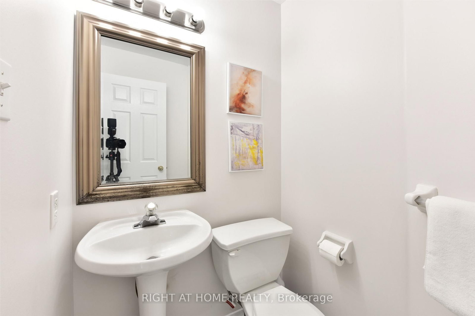 60 MALHOTRA Court • Ottawa, ON photo 6