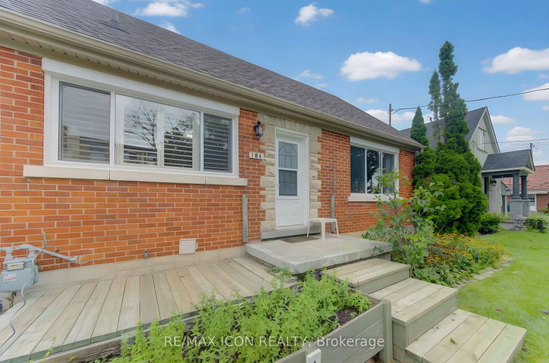 104 Mausser Avenue
