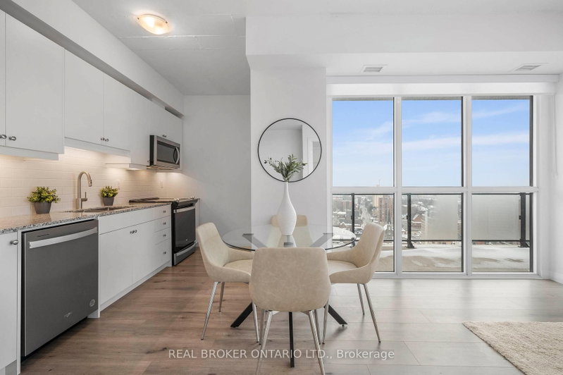 1005 - 60 Charles Street W