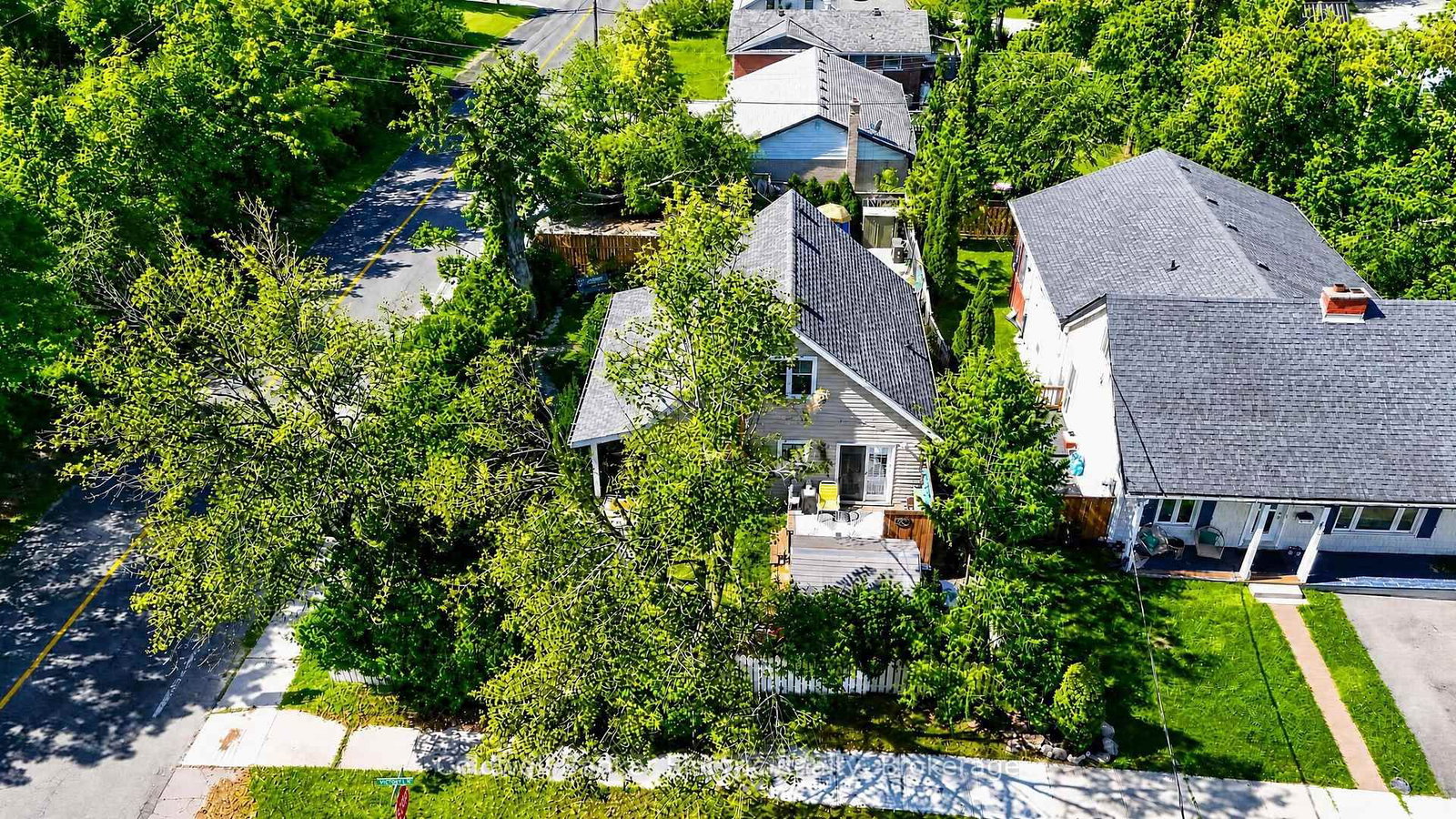 603 Ludgate Street • Peterborough, ON photo 44