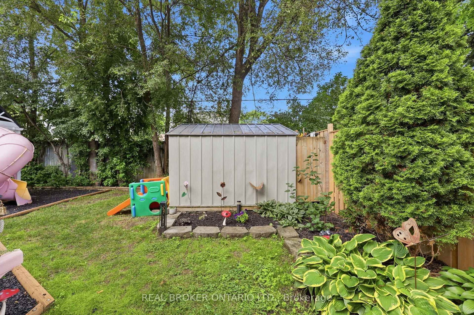 21 Ridgewood Avenue • Guelph, ON photo 34