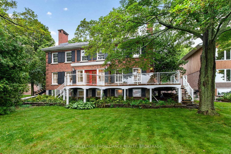 110 Lakeshore Boulevard