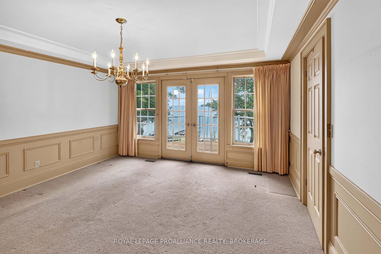 110 Lakeshore Boulevard • Kingston, ON photo 12