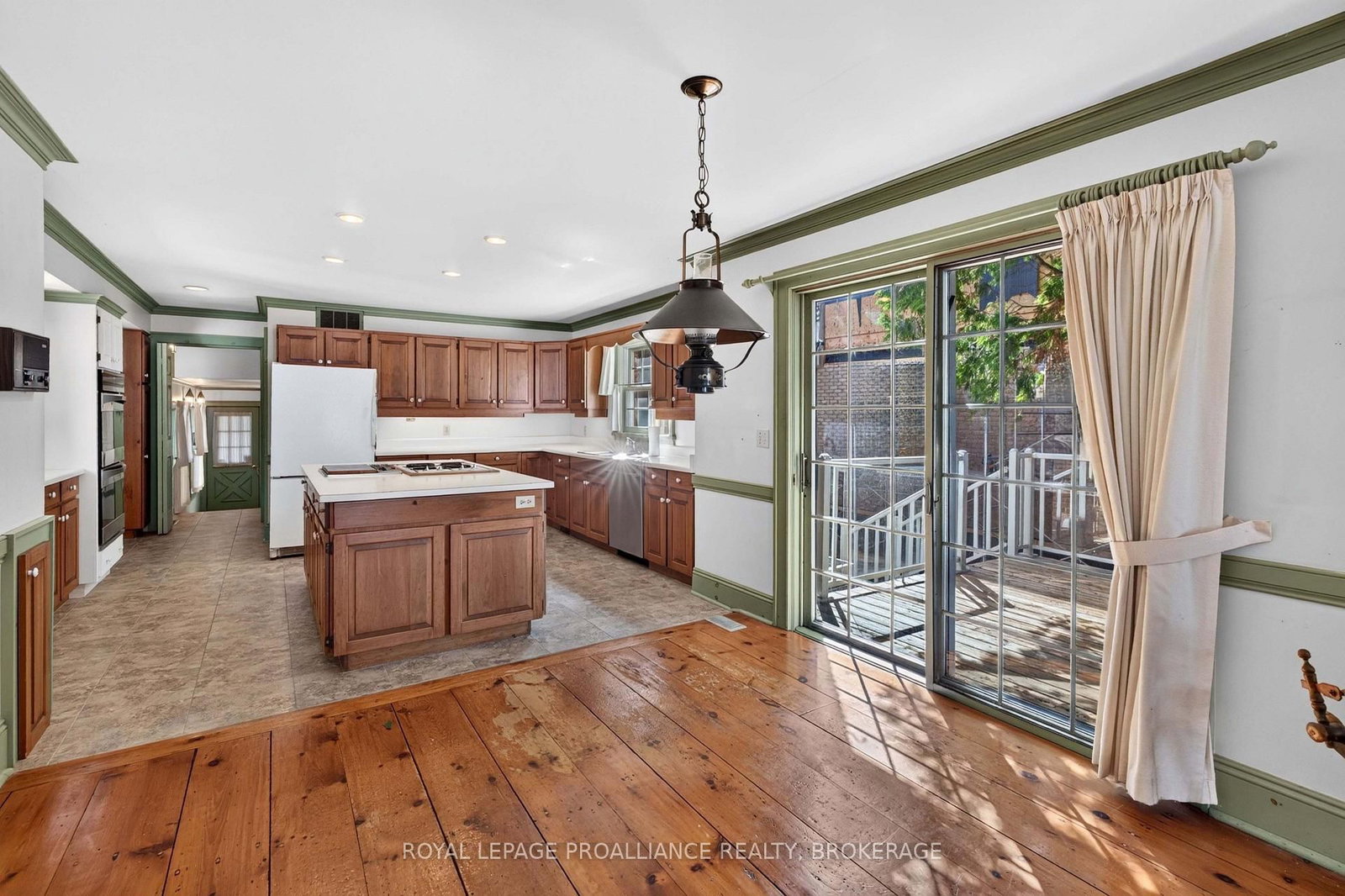 110 Lakeshore Boulevard • Kingston, ON photo 16