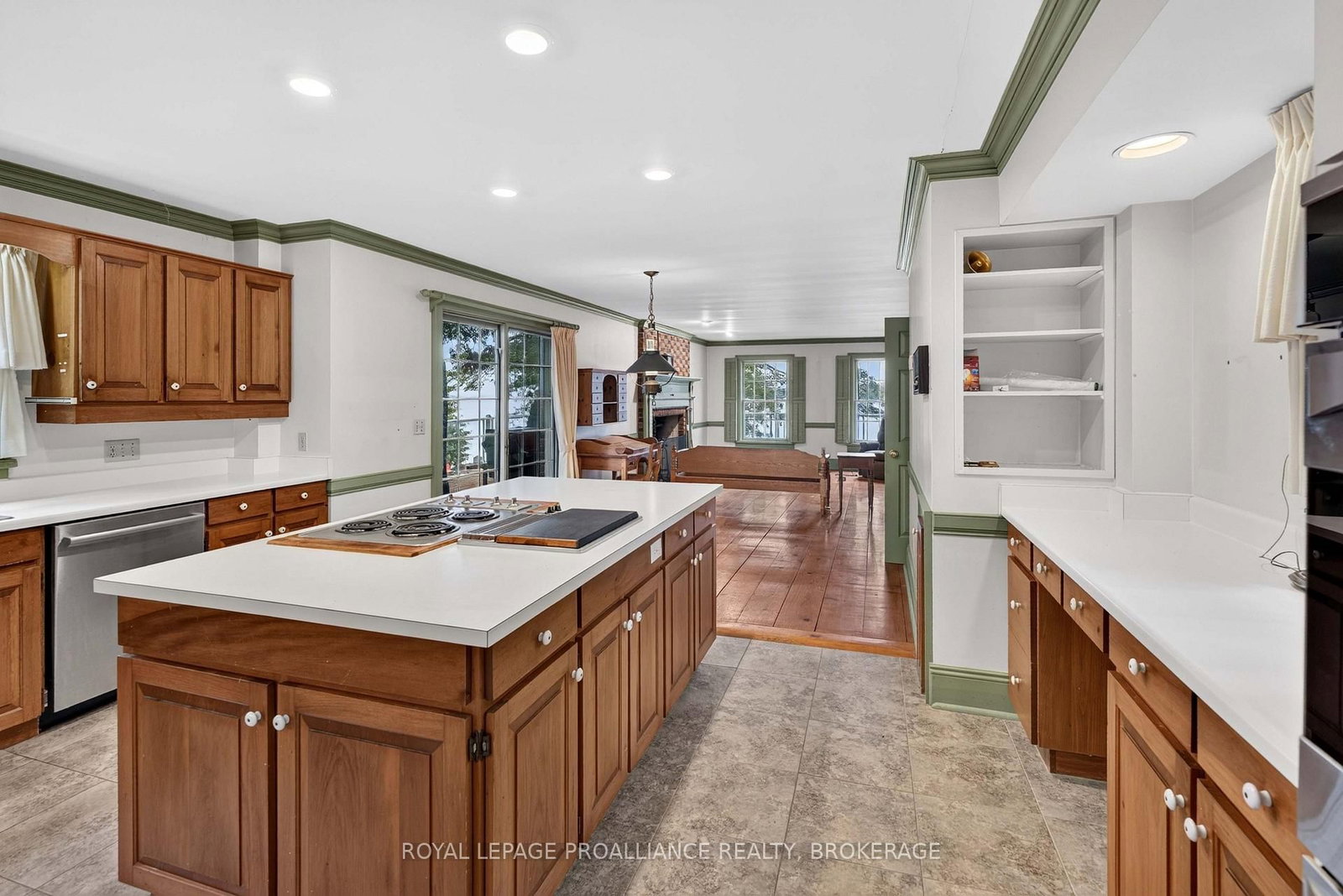 110 Lakeshore Boulevard • Kingston, ON photo 17