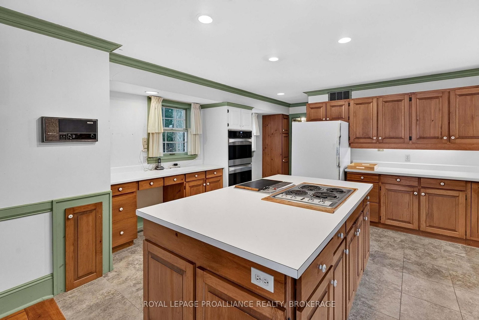 110 Lakeshore Boulevard • Kingston, ON photo 19
